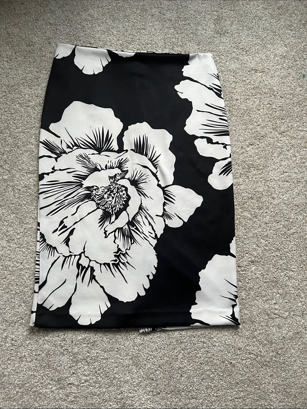 New York & Company Black and White Floral Pencil Skirt